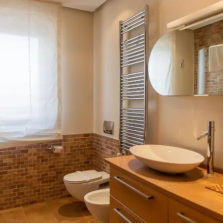 Gateway Airport Elegant Flat With Car Park 巴里