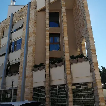Gateway Airport Elegant Flat With Car Park 巴里